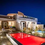 La Collina Di Montegrappa - With Heated Private Pool - With Shared Pool * טוליה