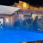 La Collina Di Montegrappa - With Heated Private Pool - With Shared Pool ヴィラ トゥーリエ