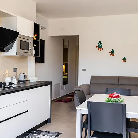 La Collina Di Montegrappa - With Heated Private Pool - With Shared Pool Tuglie