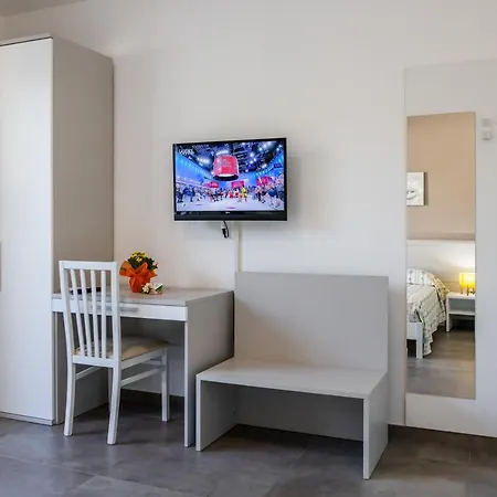 La Collina Di Montegrappa - With Heated Private Pool - With Shared Pool Aparthotel *