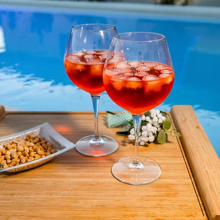 מלון דירות La Collina Di Montegrappa - With Heated Private Pool - With Shared Pool 4*