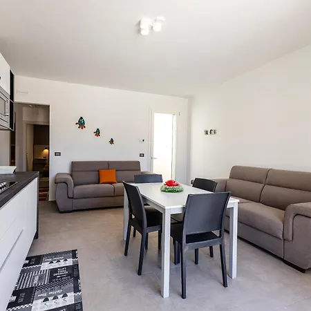 La Collina Di Montegrappa - With Heated Private Pool - With Shared Pool מלון דירות 4*