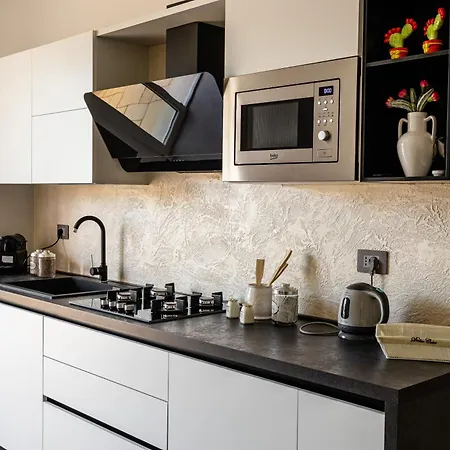 La Collina Di Montegrappa - With Heated Private Pool - With Shared Pool מלון דירות 4*