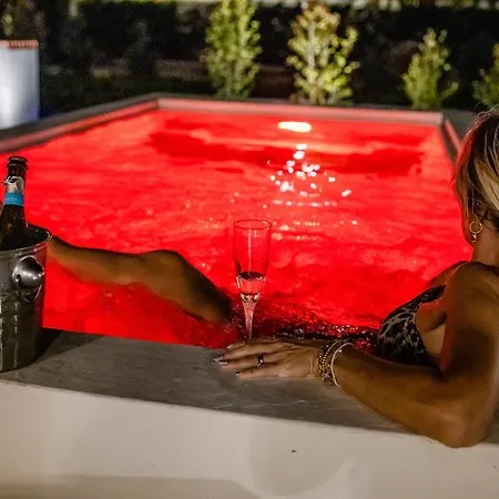 Villa La Collina Di Montegrappa - With Heated Private Pool - With Shared Pool Tuglie