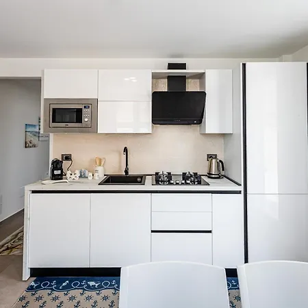 La Collina Di Montegrappa - With Heated Private Pool - With Shared Pool מלון דירות