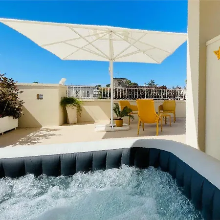 La Collina Di Montegrappa: With Private And Shared Pools Tuglie