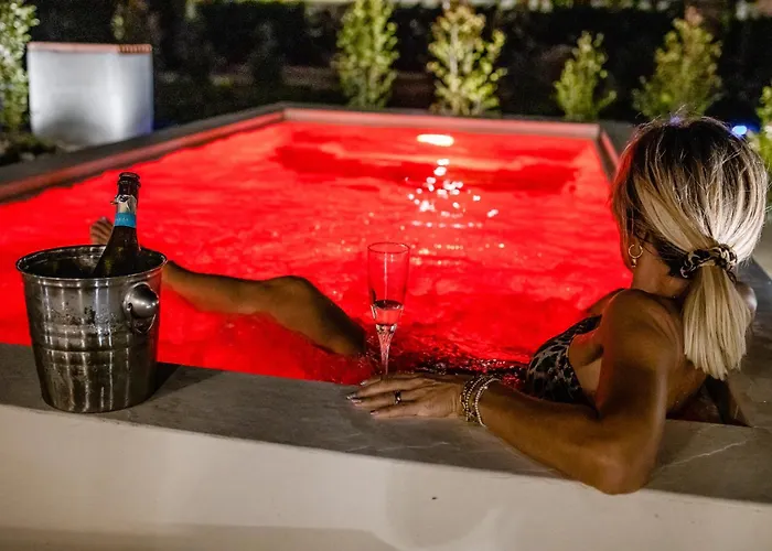 شقة فندقية La Collina Di Montegrappa - With Heated Private Pool - With Shared Pool توليي