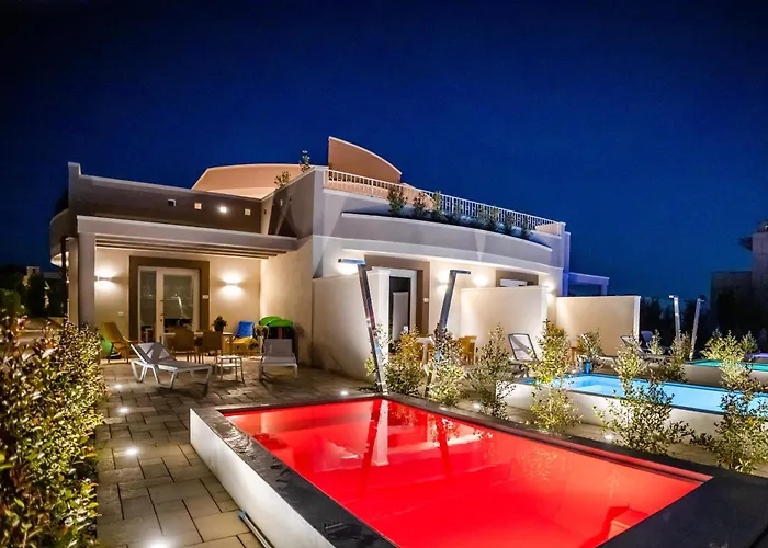 La Collina Di Montegrappa - With Heated Private Pool - With Shared Pool 4* Tuglie